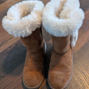 Kohl's Tan and Cream Kids Boots